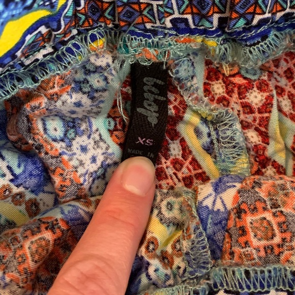 Patterned shorts with bow - Picture 3 of 4